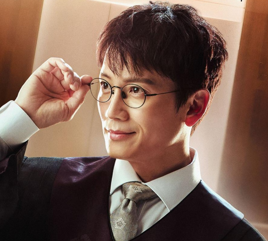 판사 이한영
