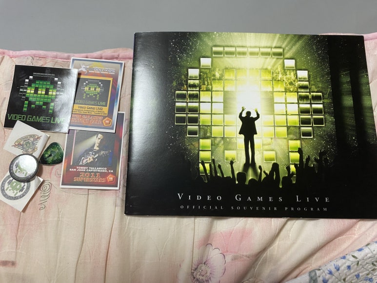 비디오 게임 라이브 프로그램 서플릿과 기타 피크 등등의 잡동사니 템들