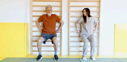 벽 스쿼트 이미지사진