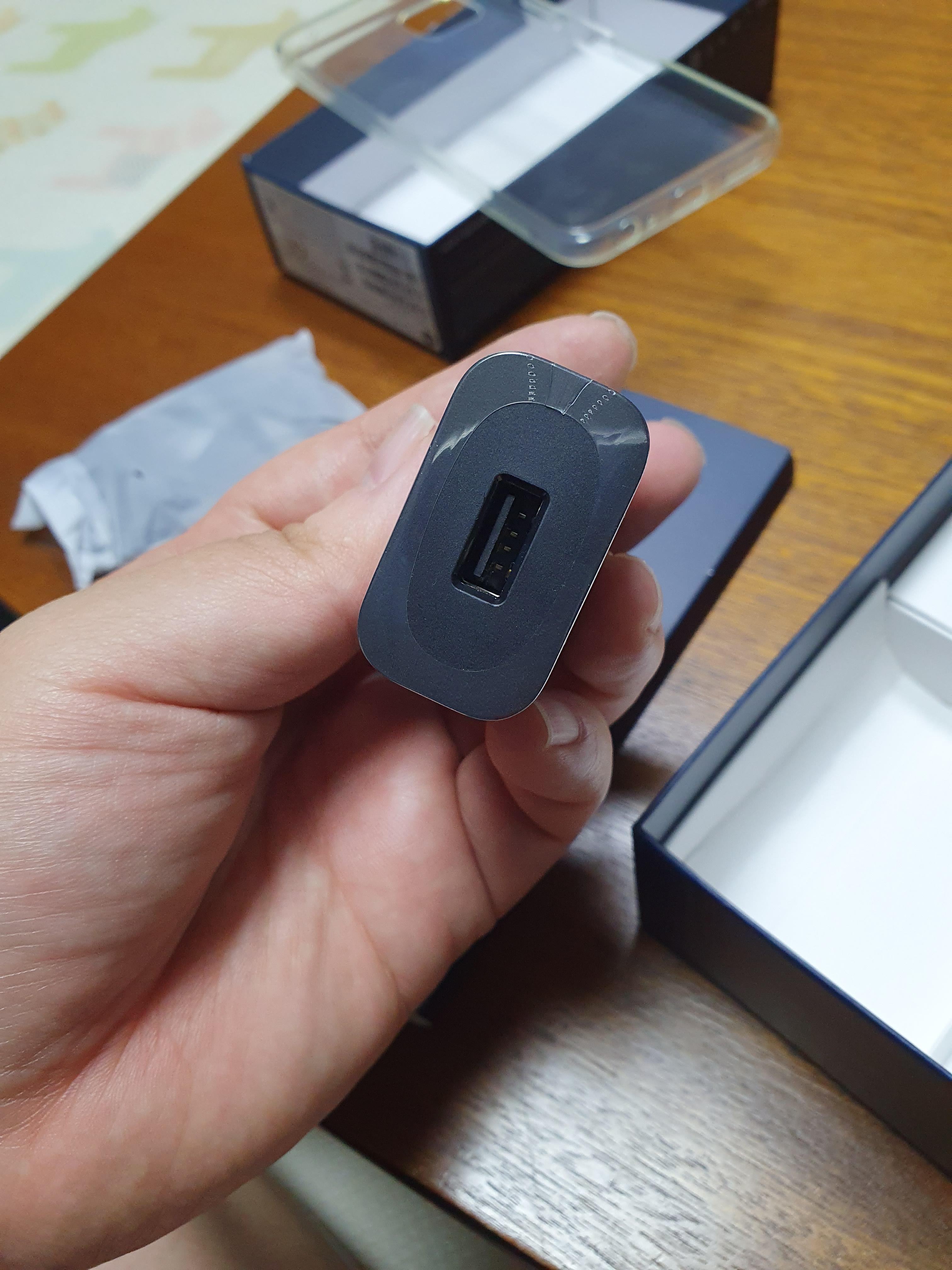 모토로라 G50 5G 구성품 충전기 포트