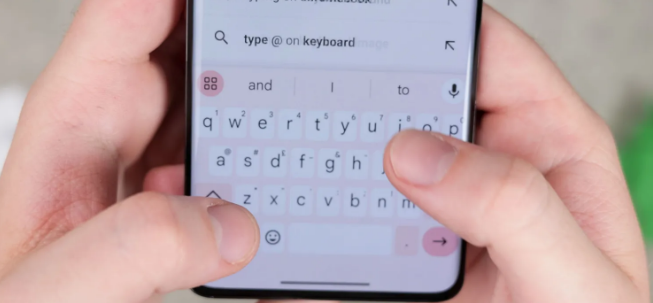 Gboard 다크 테마에 동적 색상이 추가(이미지출처-9to5google)