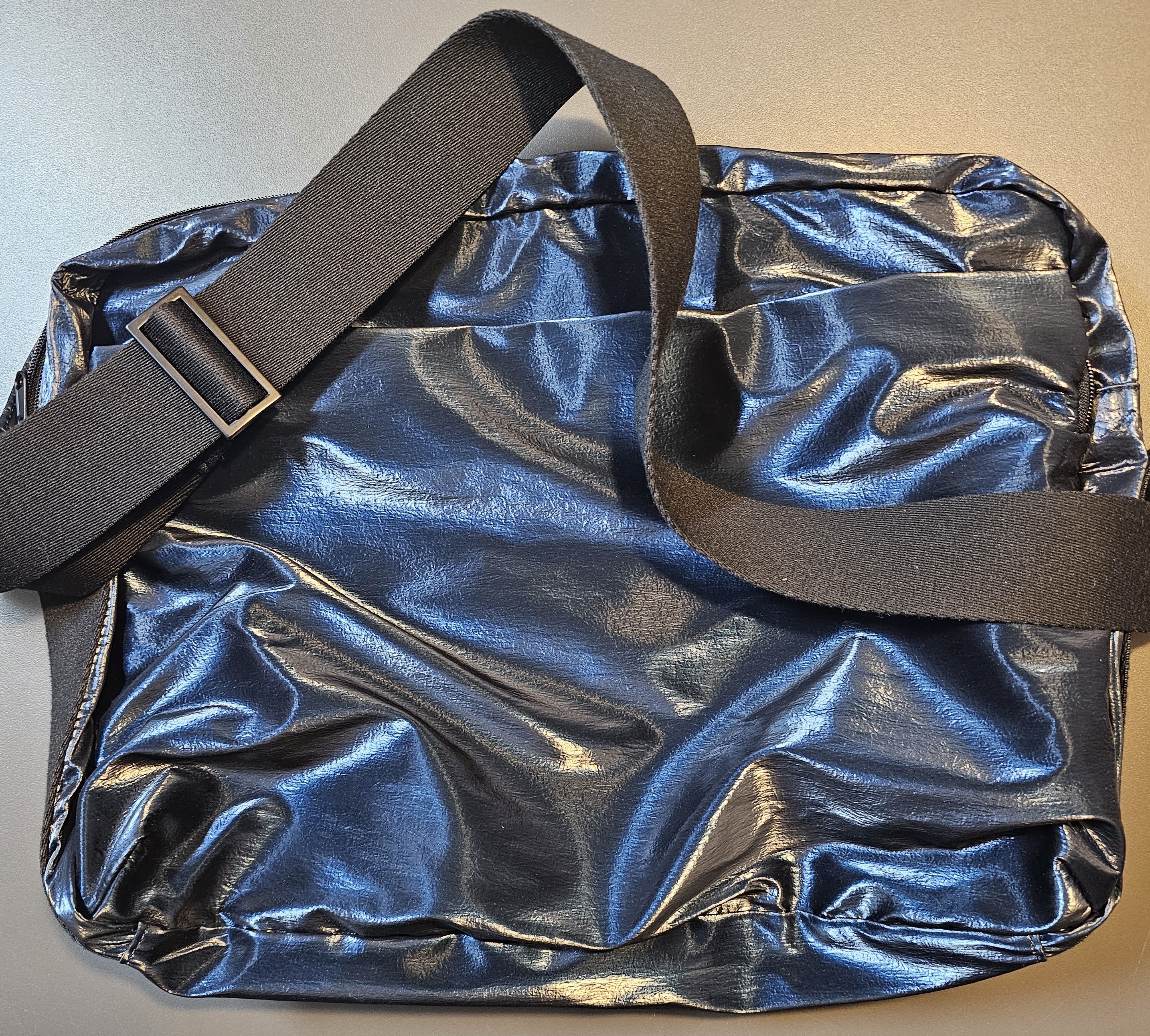 아코크 메신저백