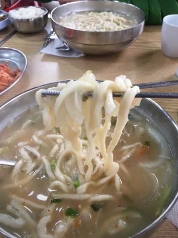 생방송투데이 한우물의 법칙 수원 손칼국수 맛집 소개