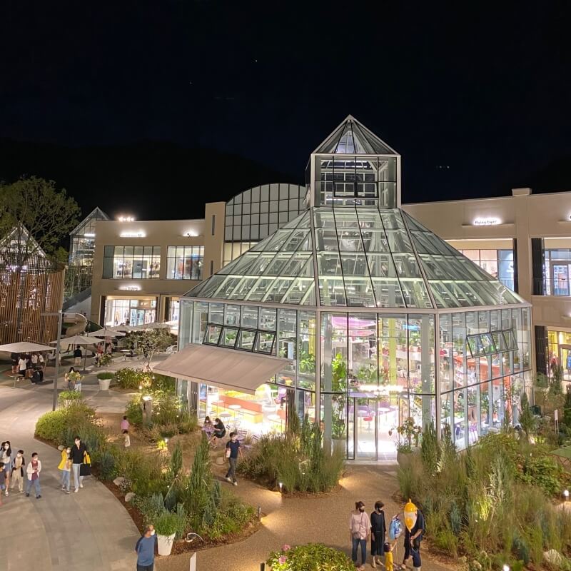 롯데-타임빌라스-플라워카페-야경