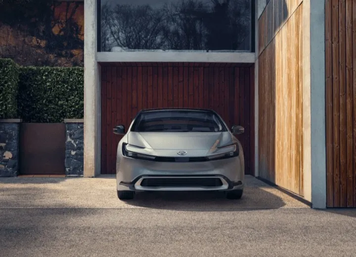 5세대 토요타 프리우스 정면