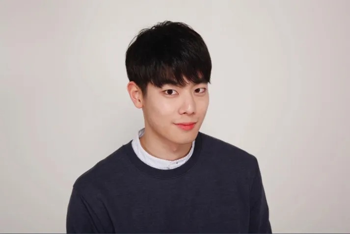 영화 스마트폰을 떨어뜨렸을 뿐인데 정보 ott 출연진 줄거리 결말 후기 평점 원작과의 차이