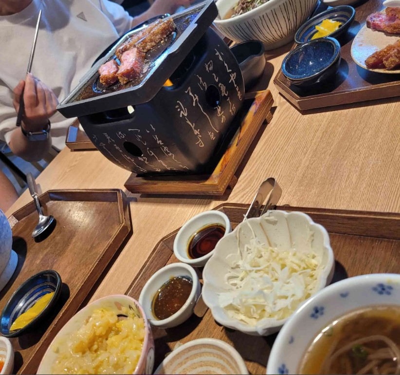 화로에 직접 구워먹는 재미도 쏠쏠