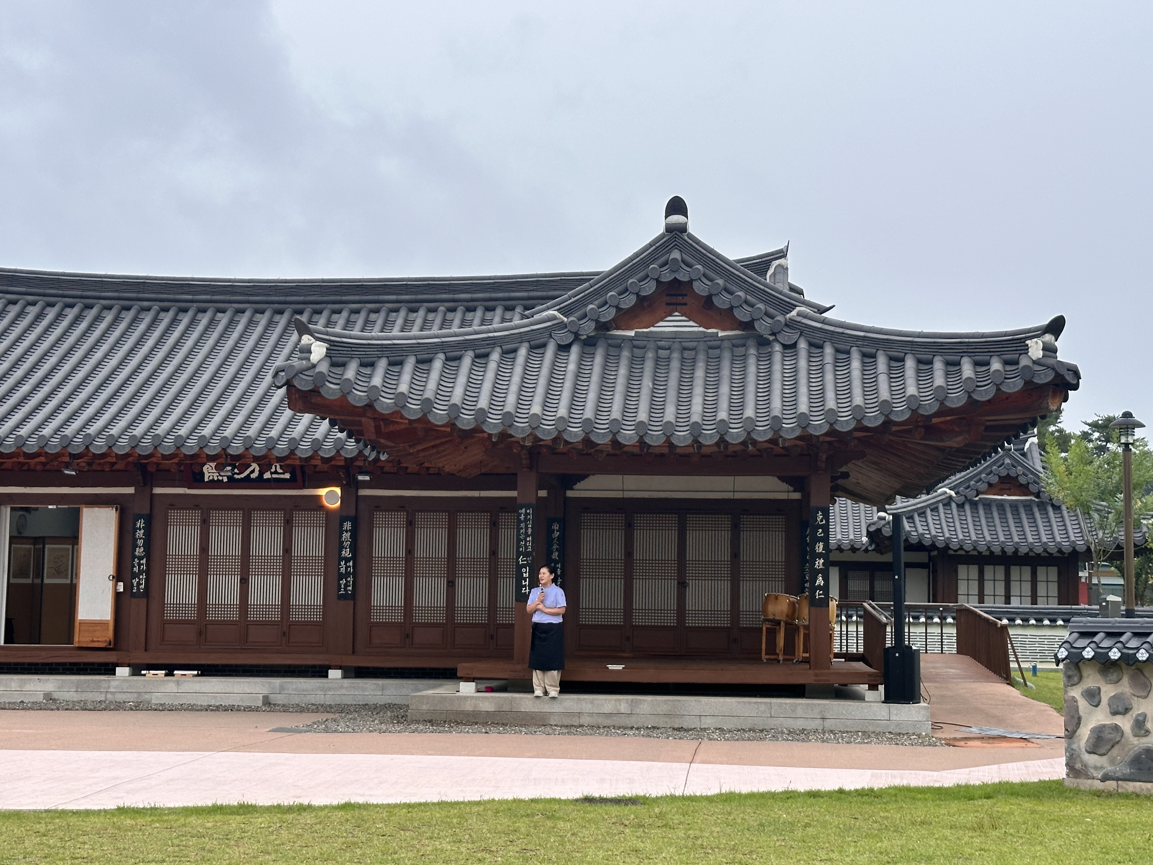 &ldquo;강릉의 식탁&rdquo; &mdash; 이야기와 맛의 향연