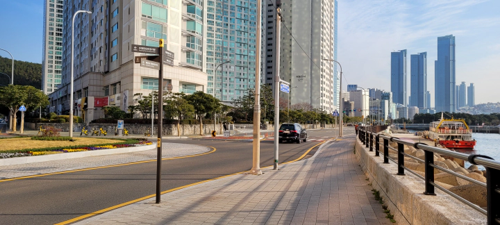 해운대 산책 신라스테이 to 벡스코. 태풍때마다 파도가 들이치는 마린시티의 평온한 모습