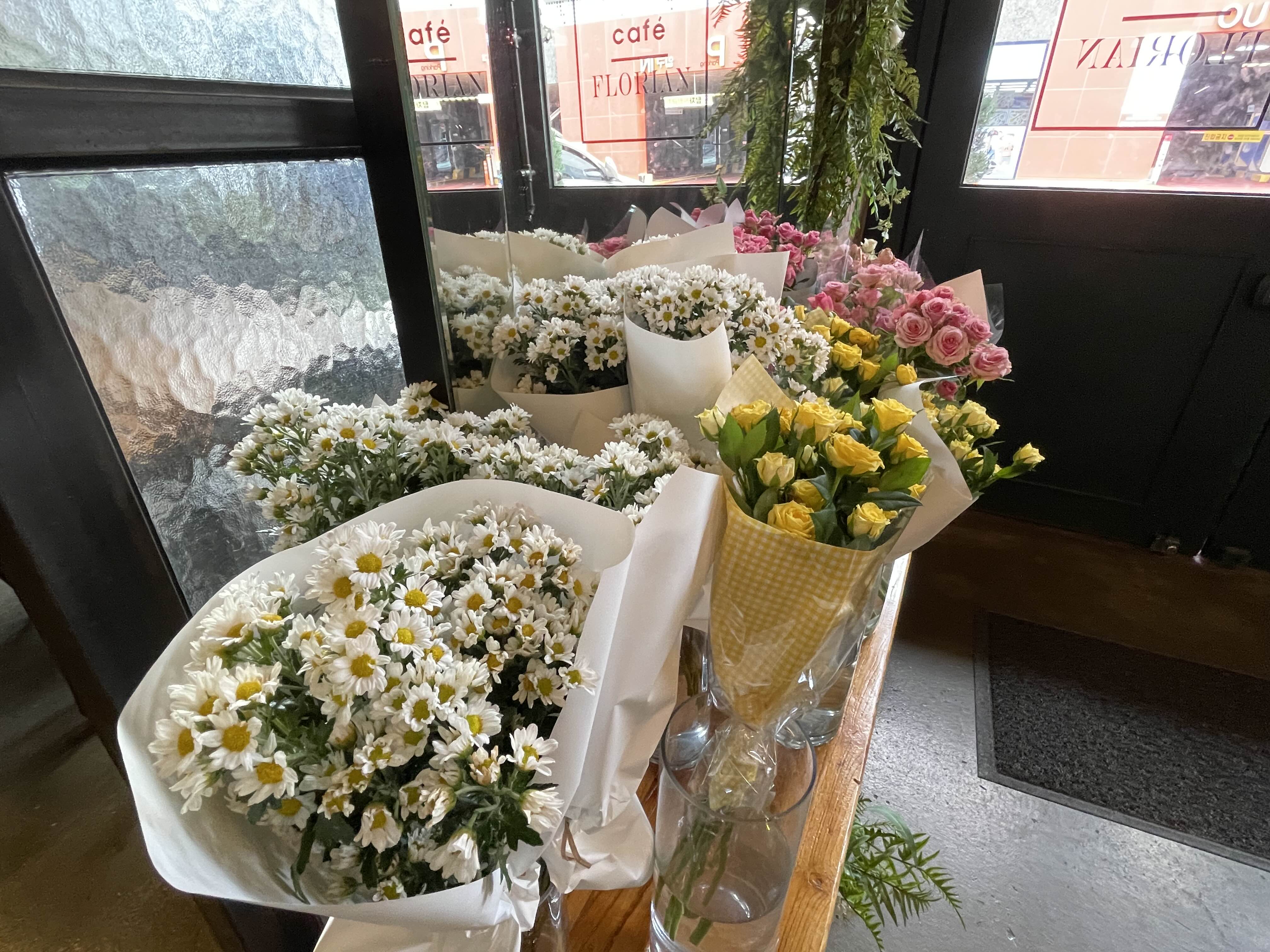 카페 플로리안 - 다양한 꽃다발
