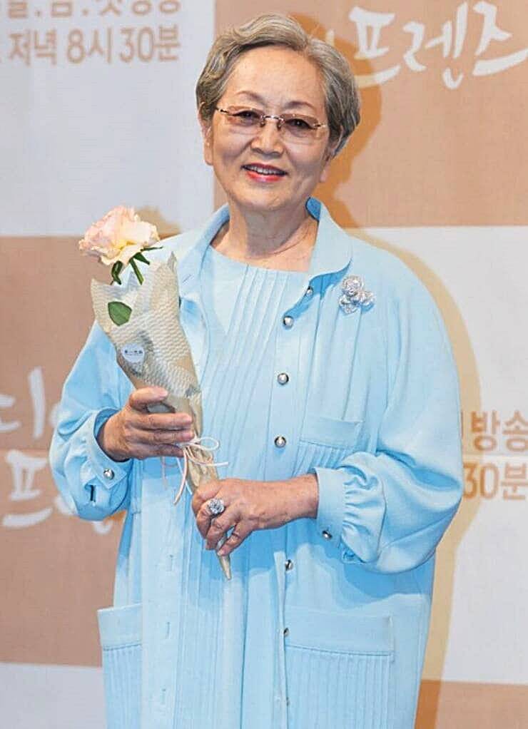 배우-김영옥