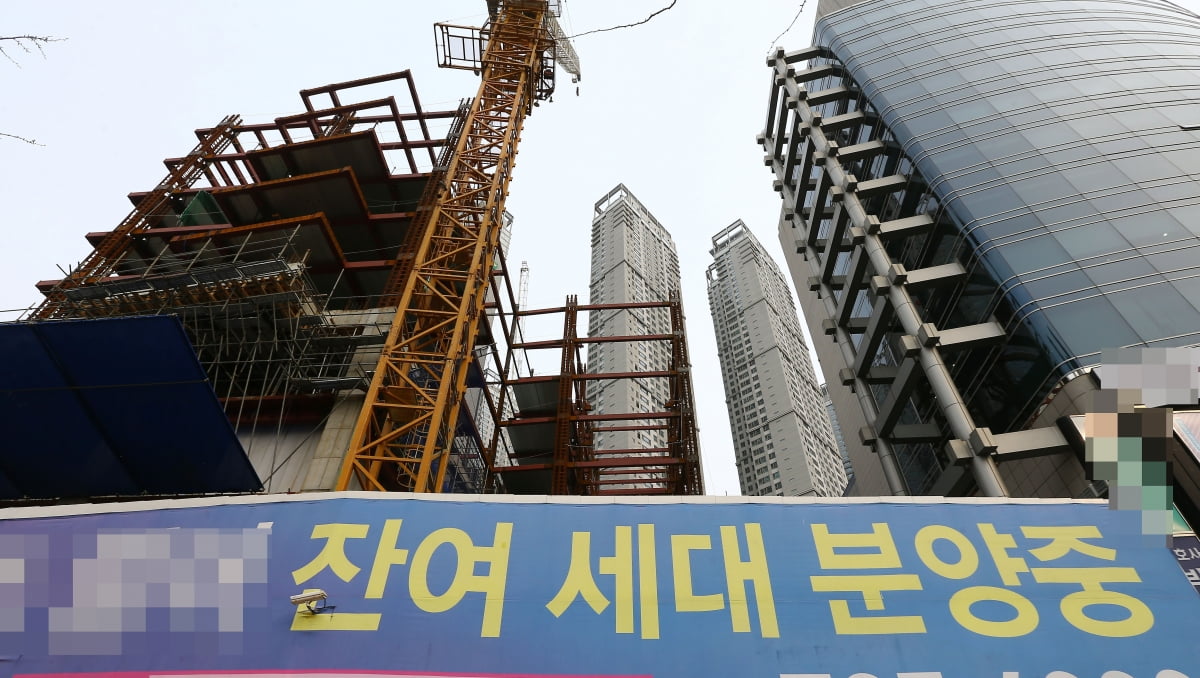 대구 수성구에 위치한 도시형 생활주택 공사현장 모습.