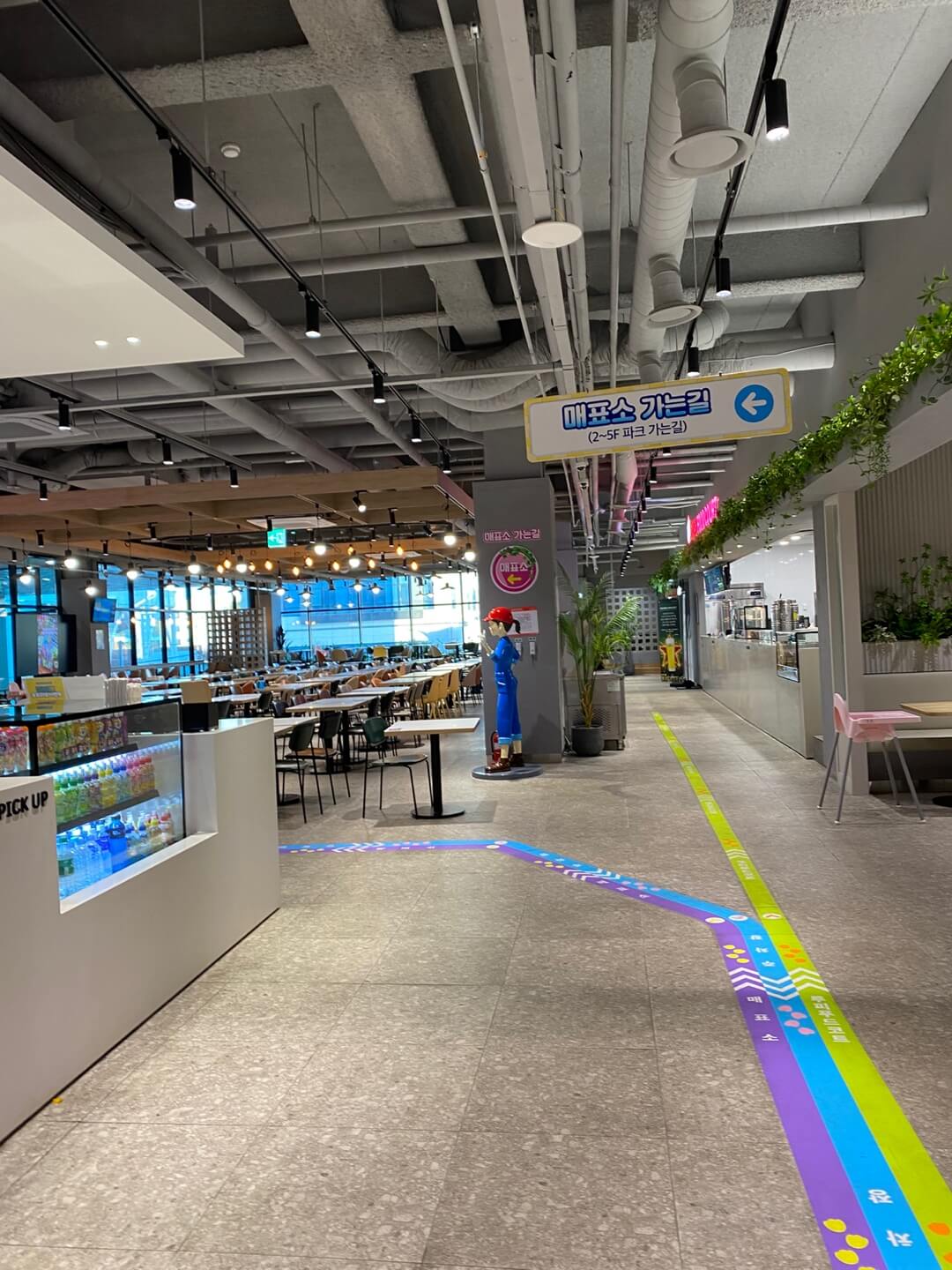 뽀로로-테마파크-월미도점-식당-이미지