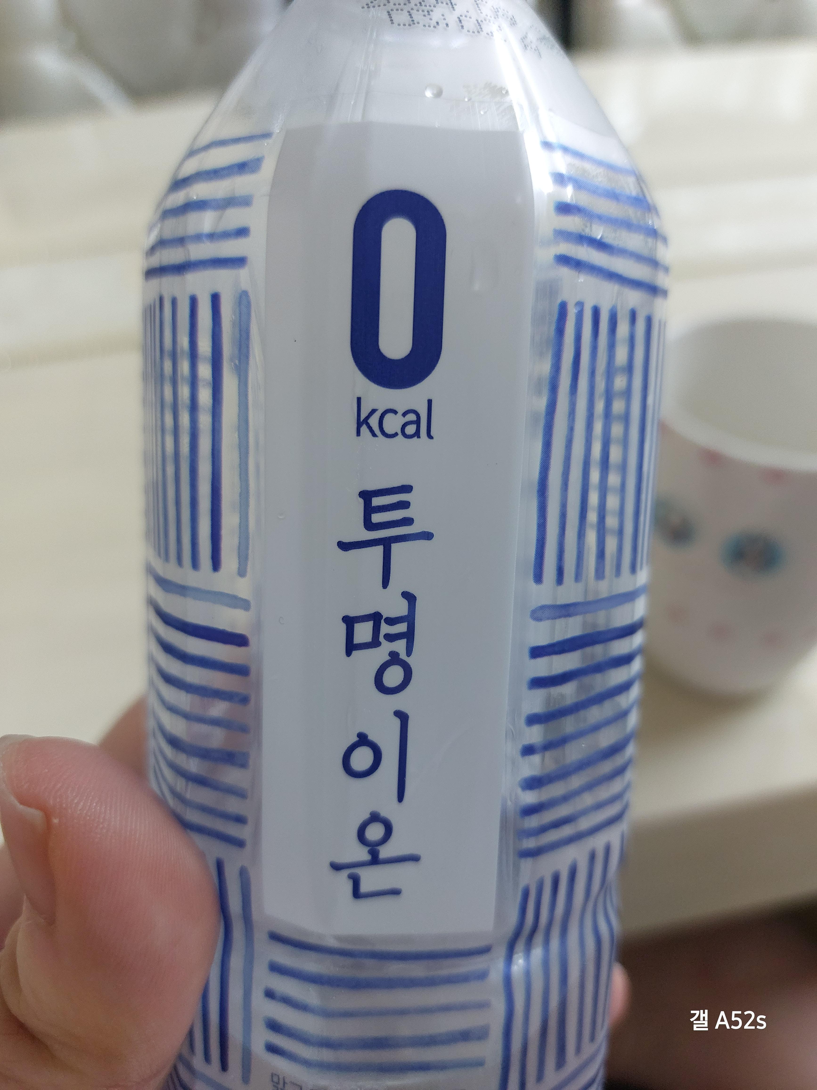 동원 투명이온 제로칼로리를 강조하고 있음.