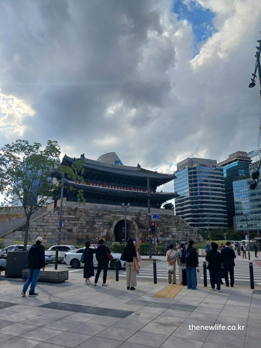 서울 단풍명소 남대문에서 남산공원으로 가는 가을길 풍경