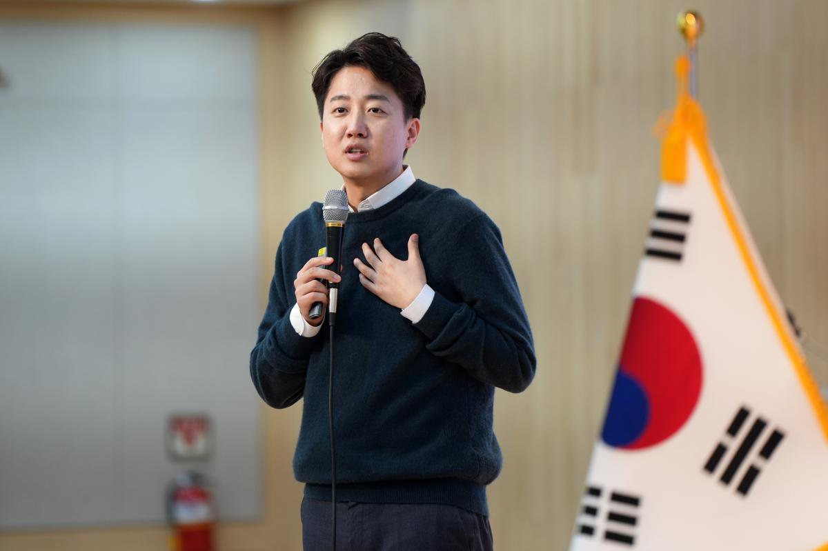 이준석의 특별한 여정: 하버드의 실력파에서 동탄의 기적까지, 대통령을 향한 야심찬 도전!