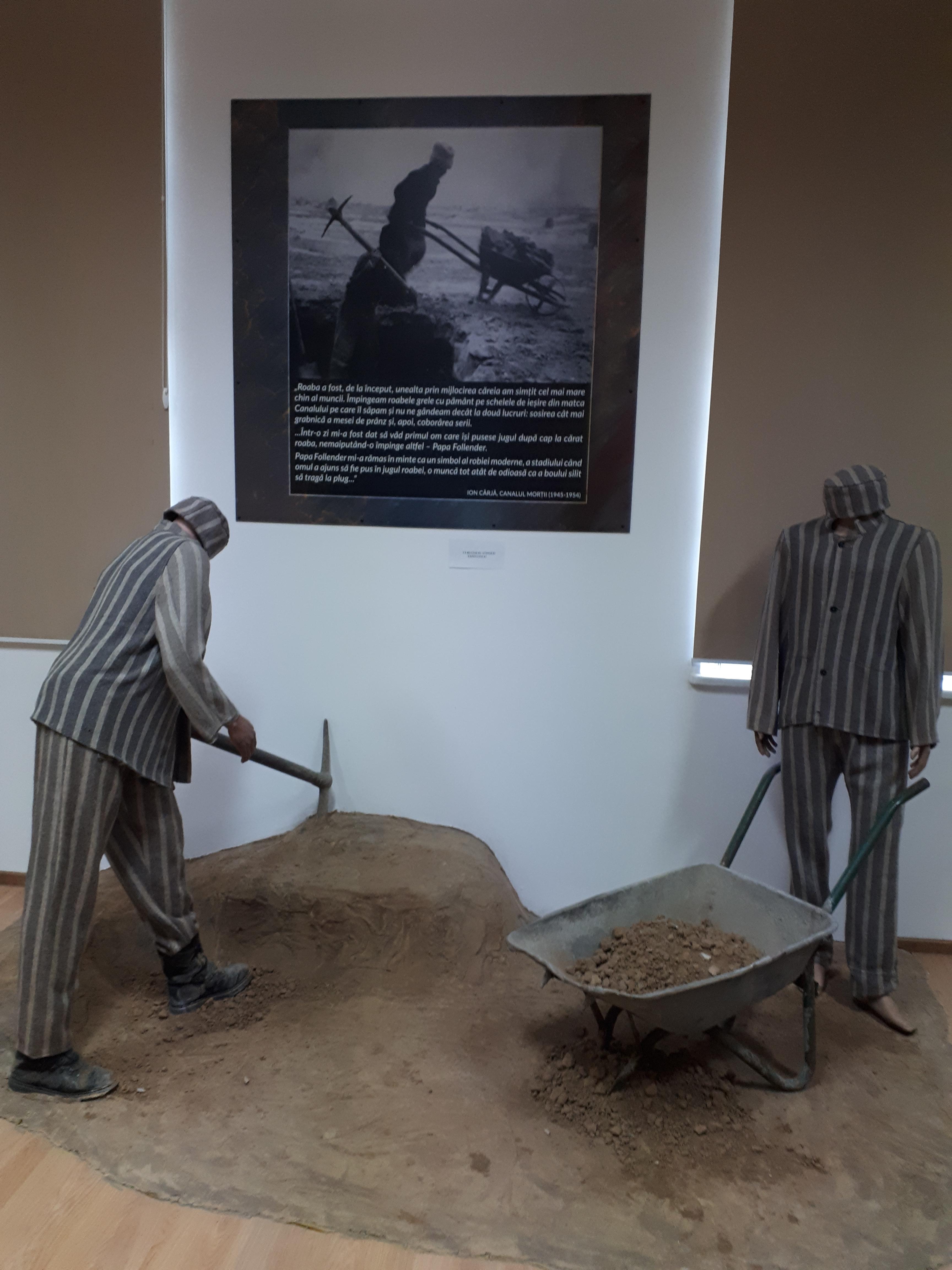 루마니아 콘스탄차 국립 역사와 고고학 박물관 내부 2차 세계 대전 기념관