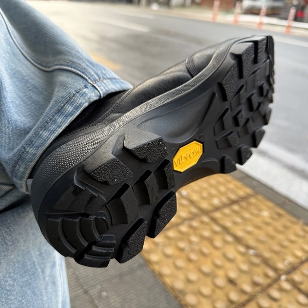 비브람 아웃솔로 제작된 cloud