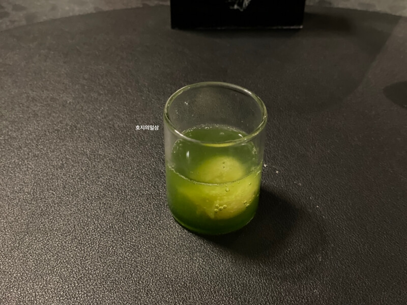 파인다이닝 콘피에르 런치 후기-바질 아이스볼