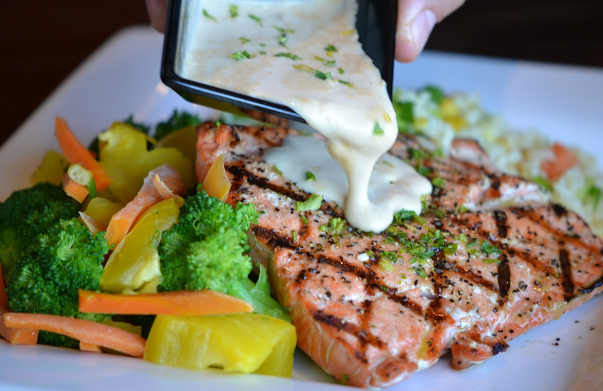 연어스테이크와 브로콜리