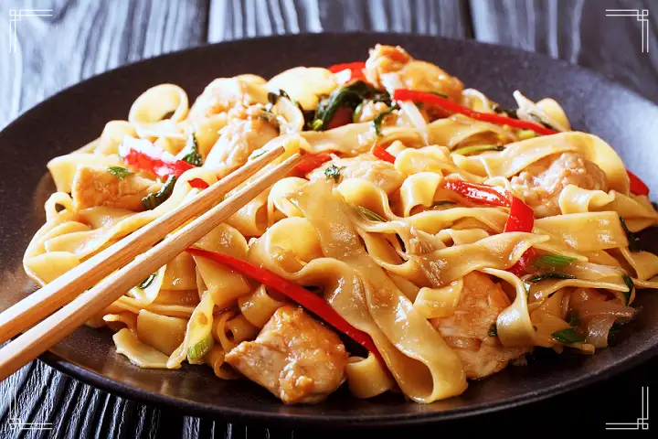 생생정보 팟키마오 태국 볶음쌀국수 해장국수 세계 숙취 제거 음식 맛집