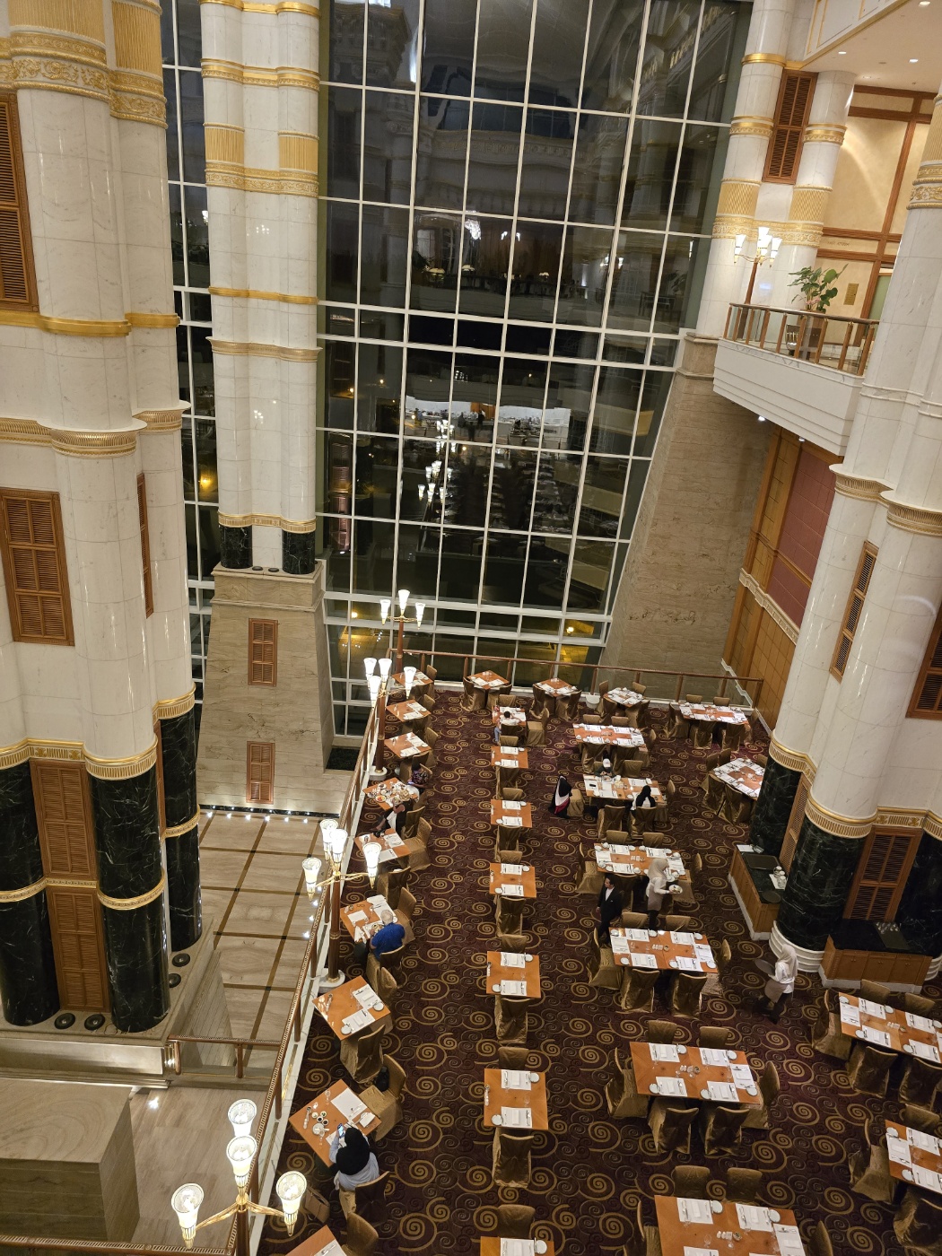 엠파이어 호텔 조식 식당 이미지