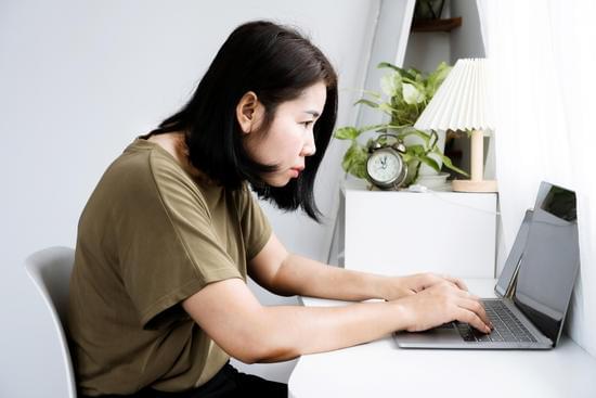 자세성 척추 후만증