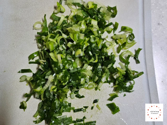 참치전-대파 총총 썰기