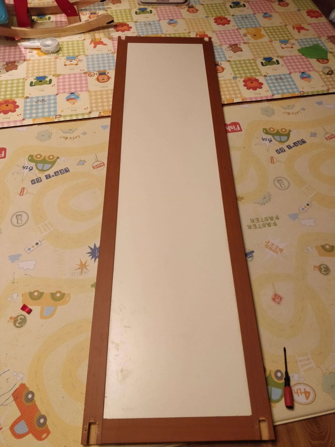 철거하여 분해한 문짝