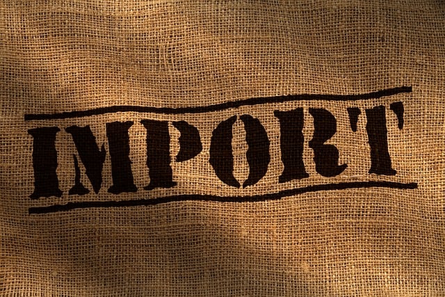 천 위에 import라고 써있는 그림