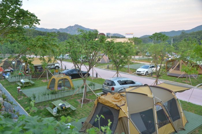 섬진강향가오토캠핑장