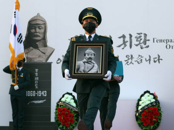 홍범도 장군 흉상 철거