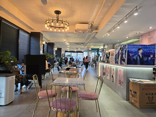 카페_찬스_내부