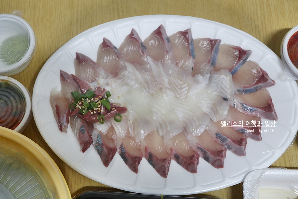 부산 켄트호텔 주변 가볼만한 곳 민락회타운 시장