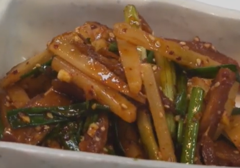 4. 무쳐 먹기(야콘 잎)2