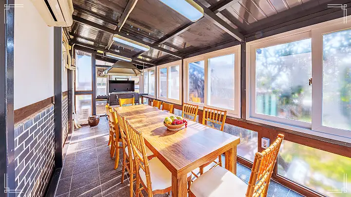 생방송오늘저녁 소나무 기와집 한옥 스테이 숙소 독채 온수풀장 스파 대부도 펜션 추천