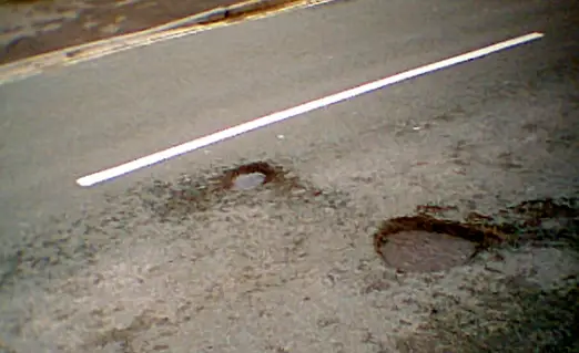 포트홀-도로-위-구멍