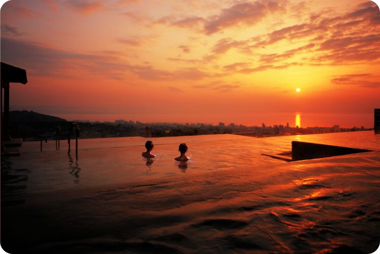 일본-스기노이호텔-나타유온천-벳부만일몰