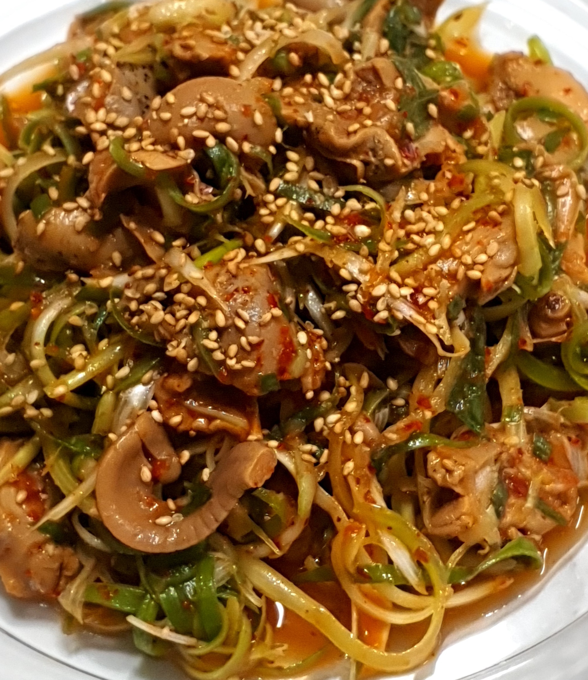 간장으로-맛을-낸-골뱅이무침입니다.