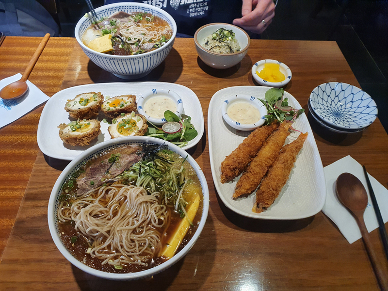 냉소바와_멘치카츠와_새우튀김