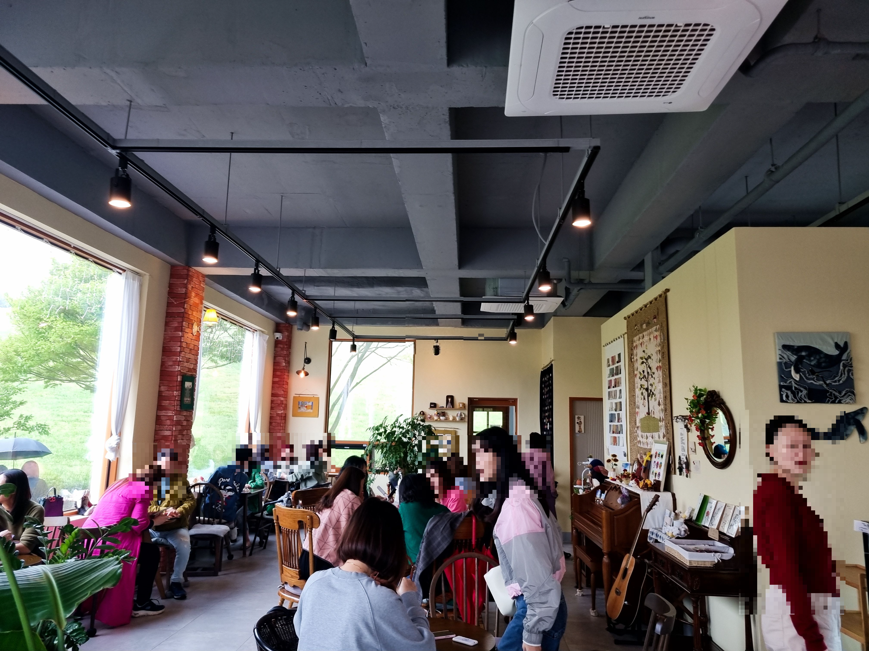 흰당나귀카페 실내