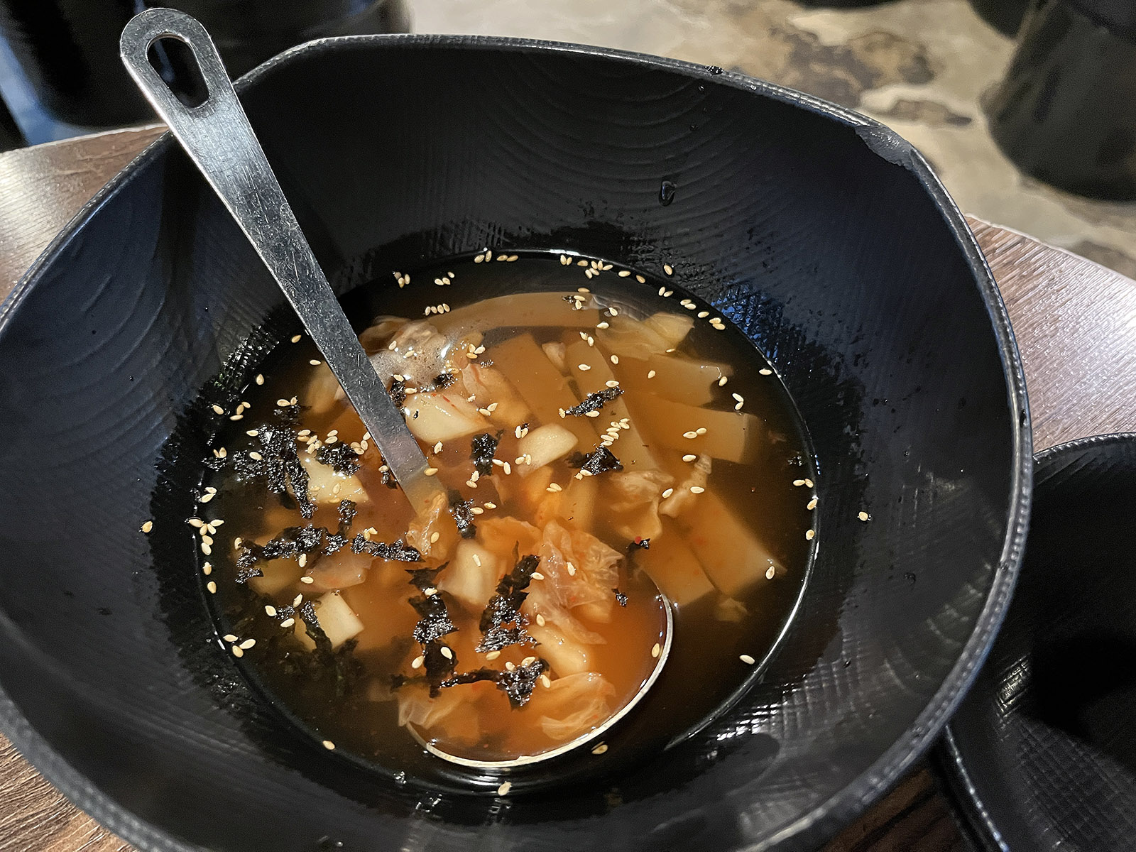 부산 덕천동 소고기 맛집 이유있소 테이블 세팅.