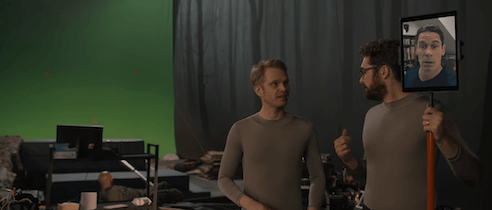 영화 더 버블 속 두 남자의 모습