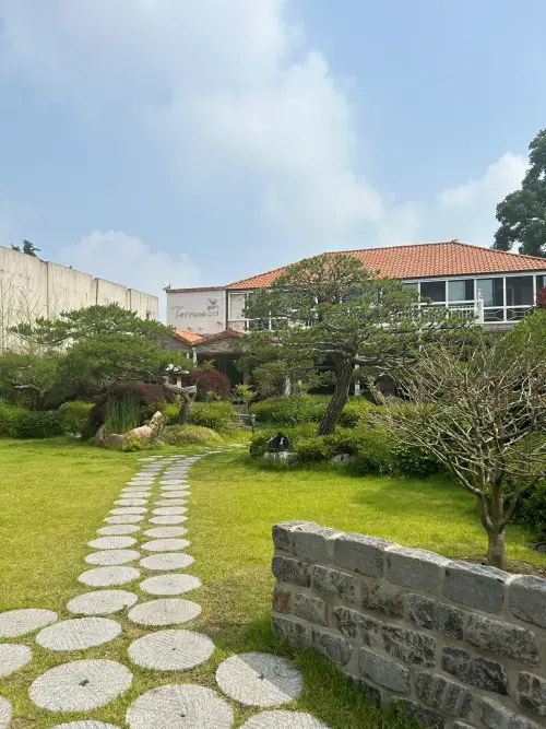 클래식점-카페-입구-및-전경