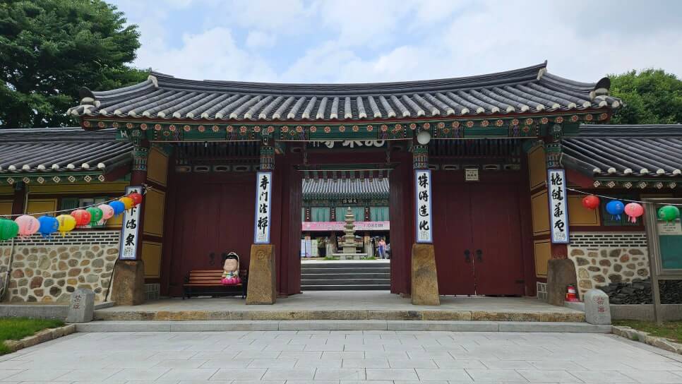 화성 용주사 : 정조의 효심이 깃든 효 사상과 불교 문화가 공존하는 천년 사찰