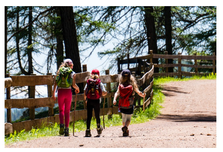 등산하는 사람들