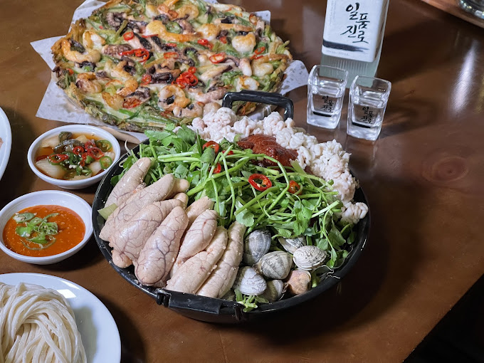 논현 영동시장 국수 보쌈 '원할머니'