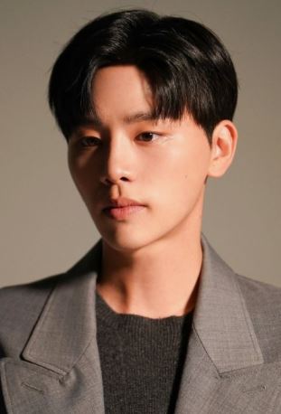 김우석 사회복무요원 편입 김민석 동생