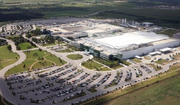 삼성전자, 테슬라와 23조원 규모 AI 반도체 계약&hellip;텍사스 공장 전담 생산