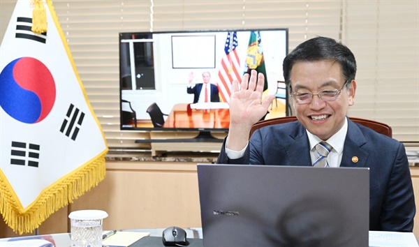 최상목 대통령 대행 겸 총리 대행 겸 경제부총리 ❘ 출처 - 연합뉴스